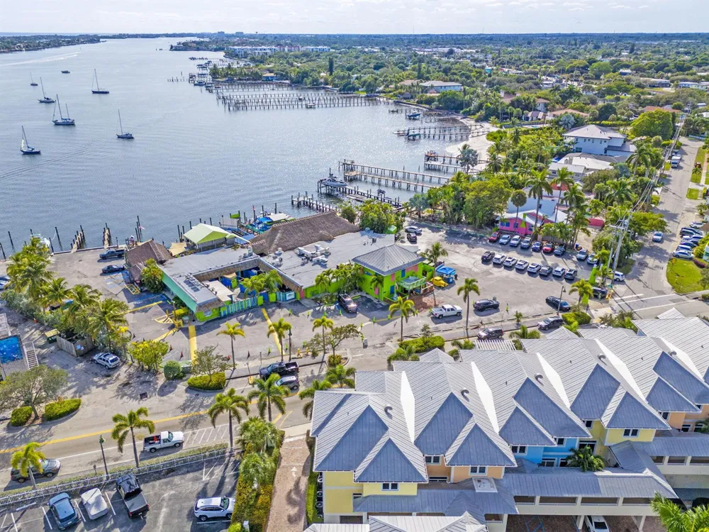 305 E Ocean Avenue #Th-7 Lantana, FL 33462