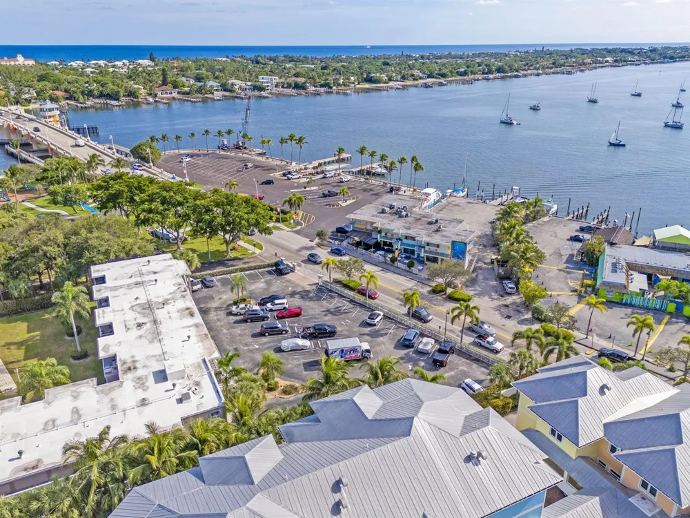 305 E Ocean Avenue #Th-7 Lantana, FL 33462