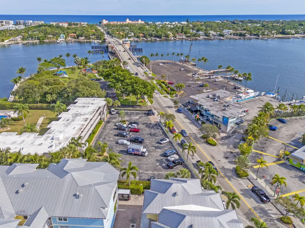 305 E Ocean Avenue #Th-7 Lantana, FL 33462