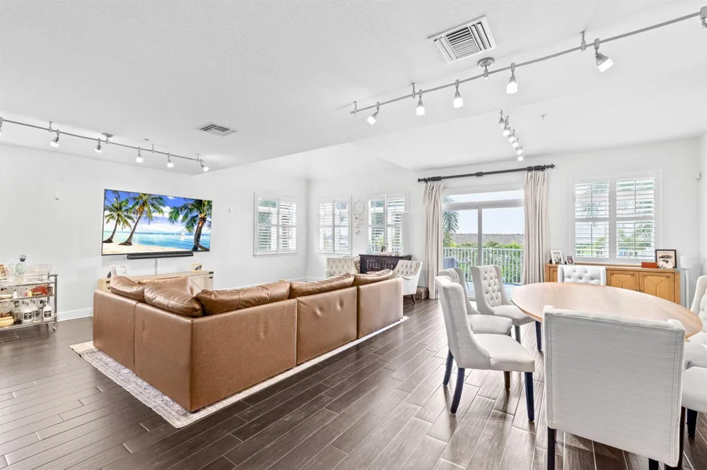 305 E Ocean Avenue #Th-7 Lantana, FL 33462