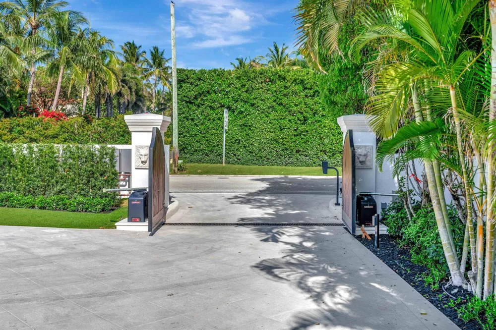 800 S County Road Palm Beach, FL 33480