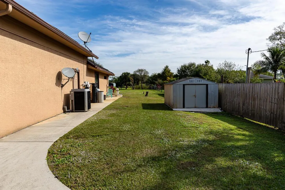 2774 Gentile Road Fort Pierce, FL 34945