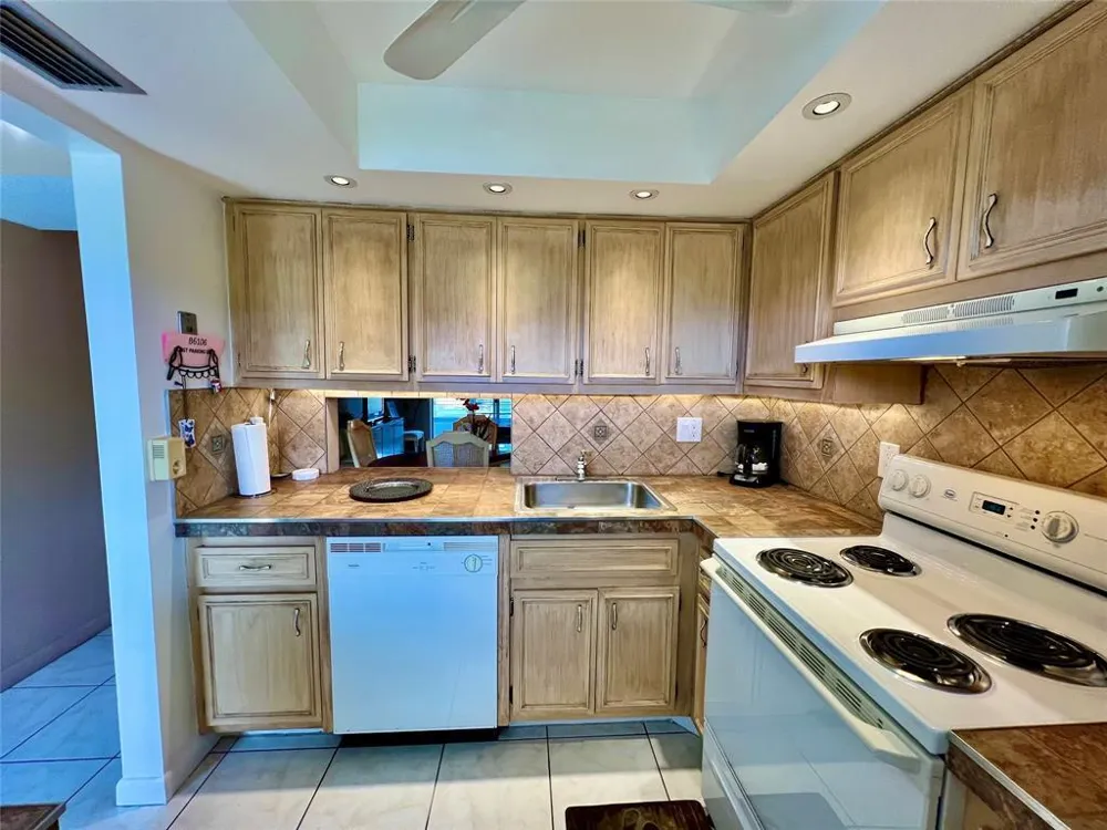 2800 NW 47th Terrace #106b Lauderdale Lakes, FL 33313