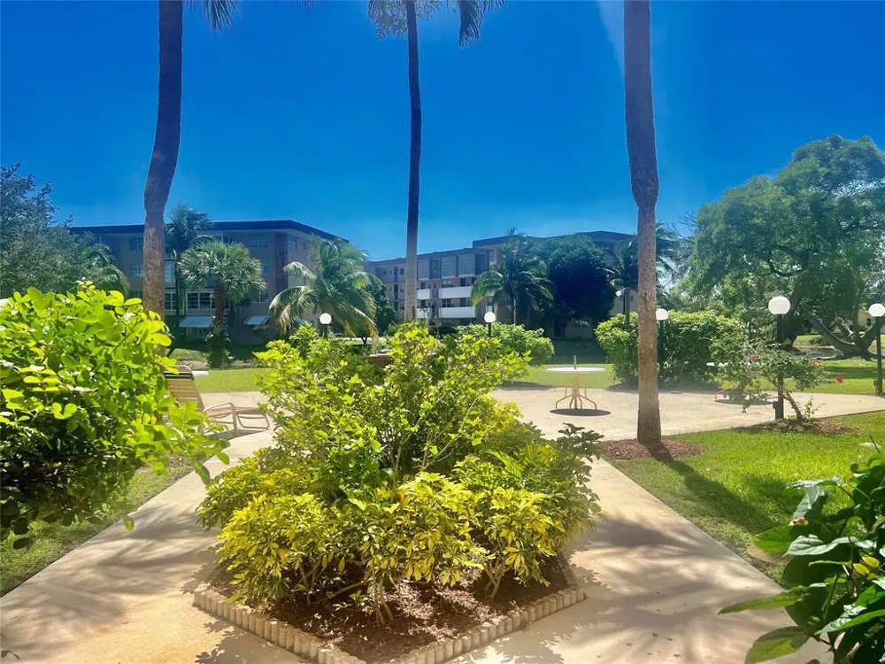 2800 NW 47th Terrace #106b Lauderdale Lakes, FL 33313