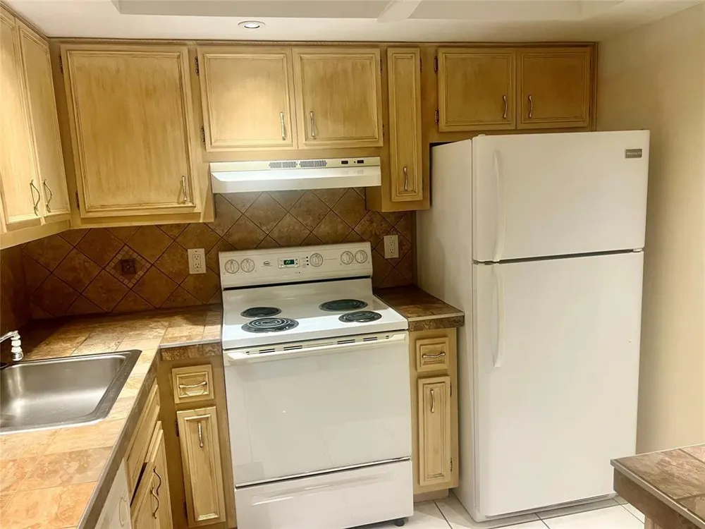 2800 NW 47th Terrace #106b Lauderdale Lakes, FL 33313