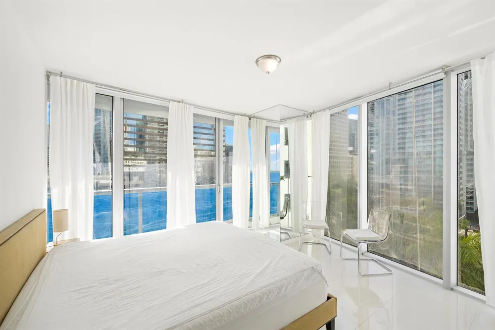 495 Brickell Avenue #911 Miami, FL 33131