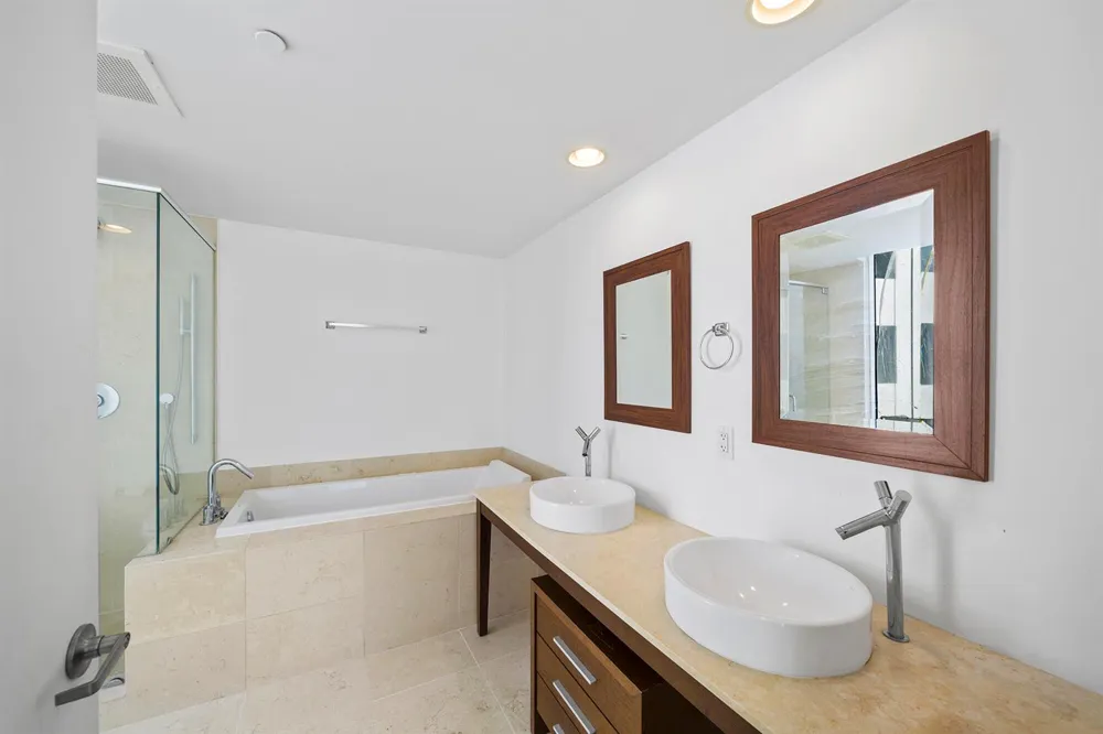 495 Brickell Avenue #911 Miami, FL 33131