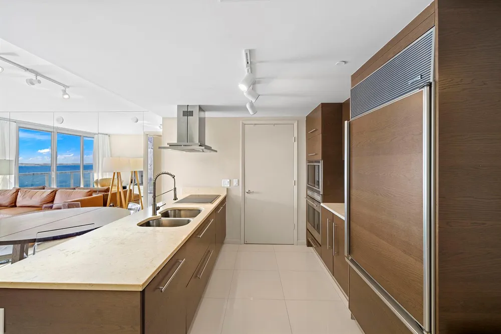495 Brickell Avenue #911 Miami, FL 33131