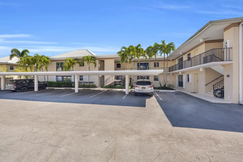 4 SE Turtle Creek Drive #E Jupiter, FL 33469