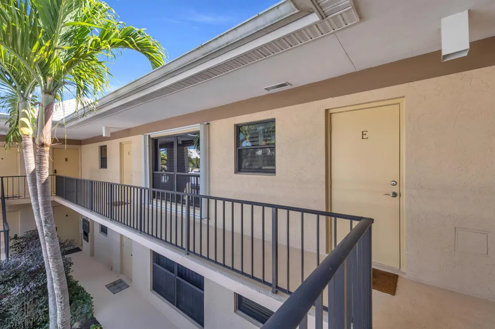4 SE Turtle Creek Drive #E Jupiter, FL 33469