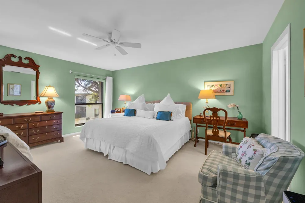 4 SE Turtle Creek Drive #E Jupiter, FL 33469