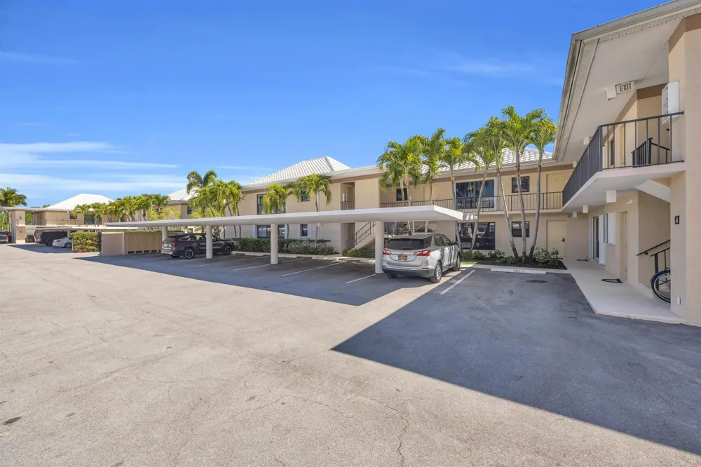 4 SE Turtle Creek Drive #E Jupiter, FL 33469