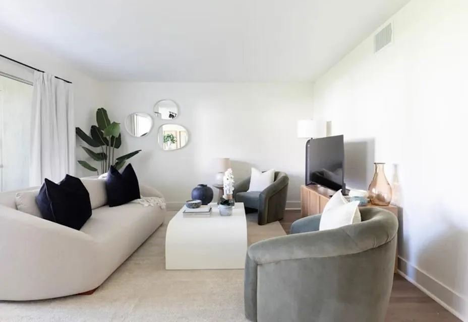 800 The Pointe Drive West Palm Beach, FL 33409
