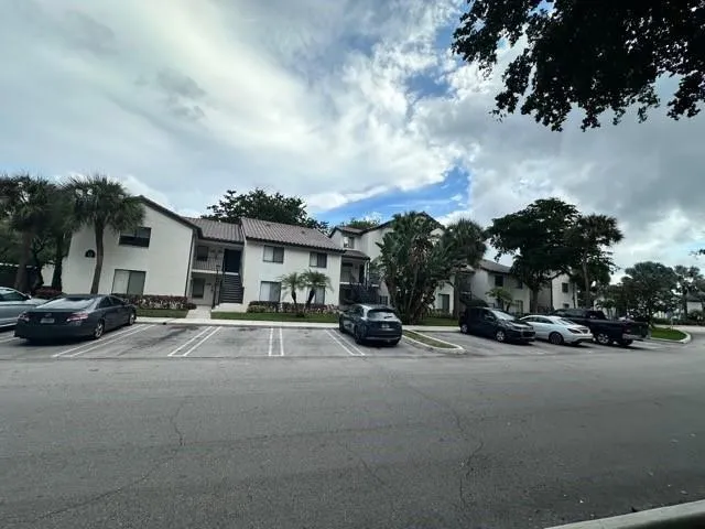800 The Pointe Drive West Palm Beach, FL 33409