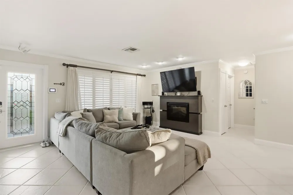 1905 Meadow Court Palm Springs, FL 33406