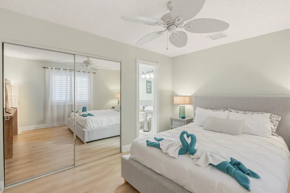 1905 Meadow Court Palm Springs, FL 33406