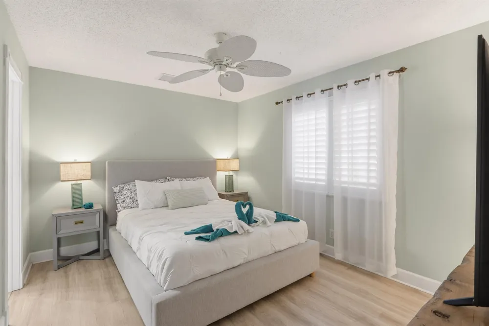 1905 Meadow Court Palm Springs, FL 33406
