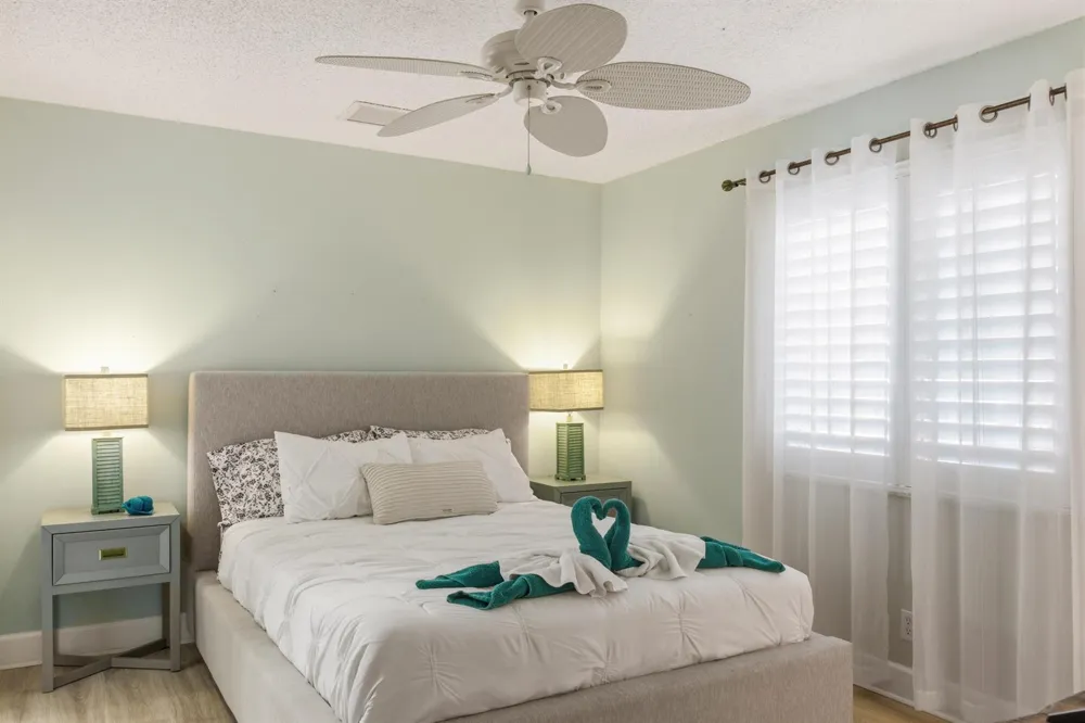 1905 Meadow Court Palm Springs, FL 33406