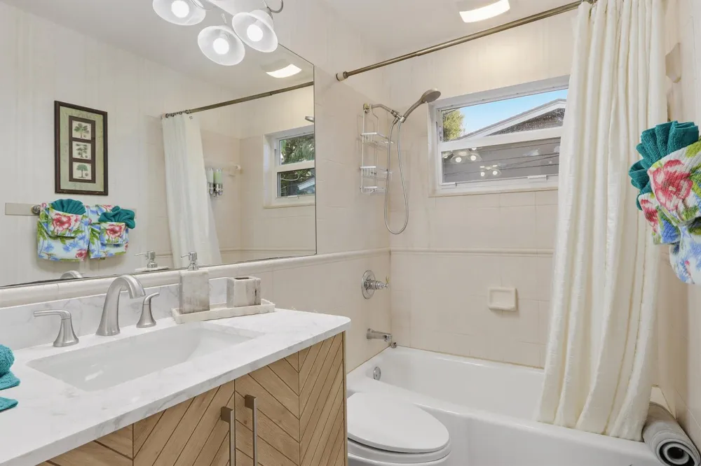 1905 Meadow Court Palm Springs, FL 33406