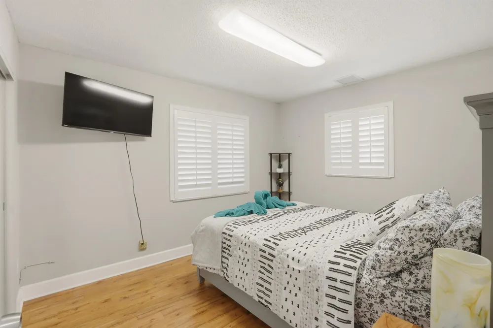 1905 Meadow Court Palm Springs, FL 33406