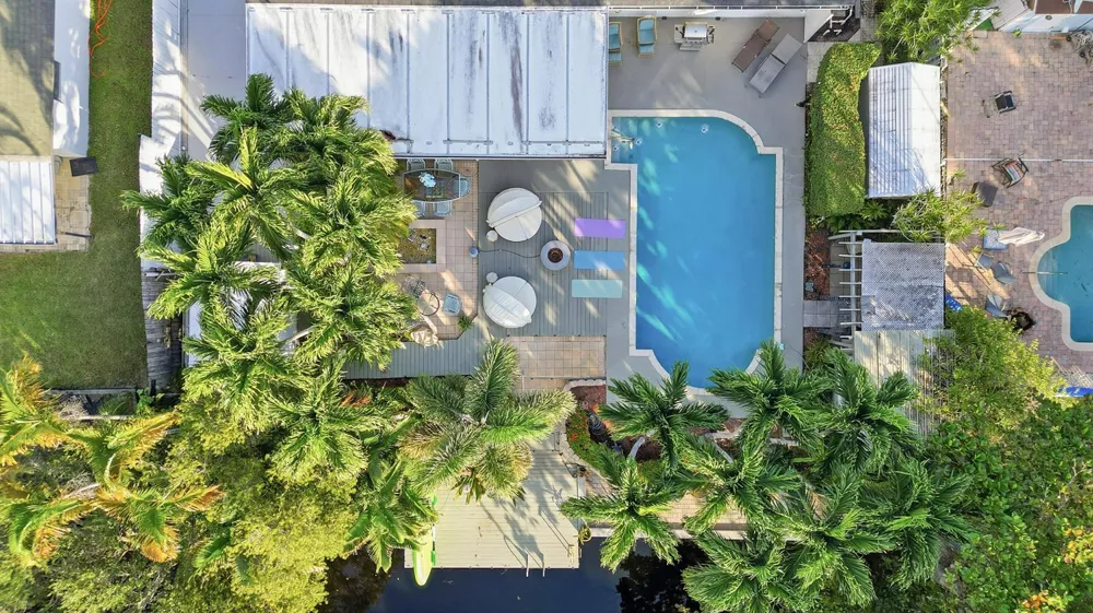 1905 Meadow Court Palm Springs, FL 33406
