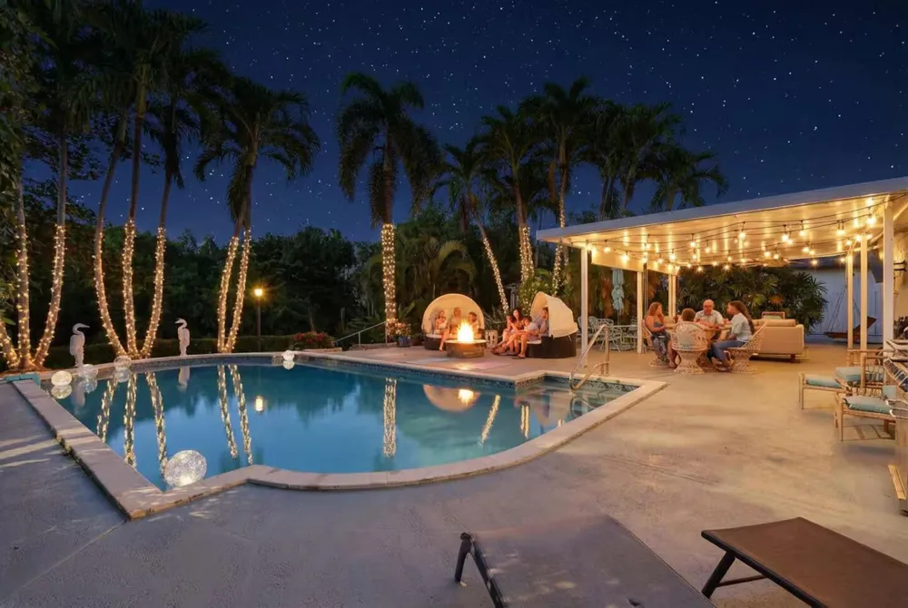 1905 Meadow Court Palm Springs, FL 33406