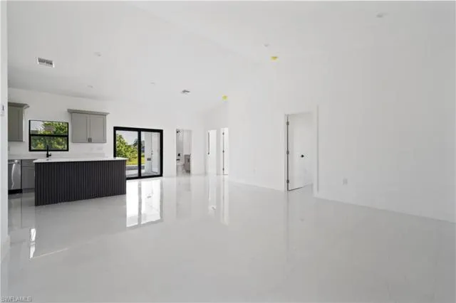 1213 NW 22nd Place Cape Coral, FL 33993