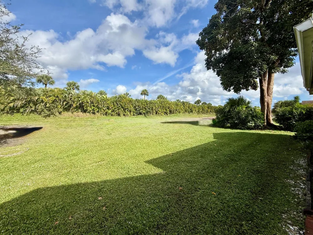 10633 Greenbriar Court Boca Raton, FL 33498