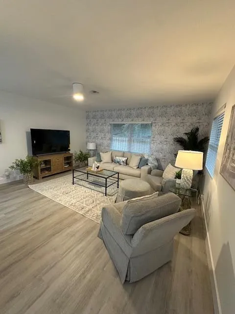522 Eastwind Drive North Palm Beach, FL 33408