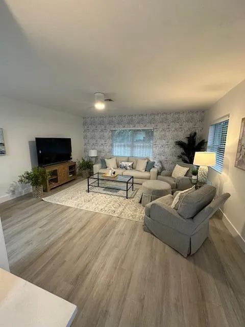 522 Eastwind Drive North Palm Beach, FL 33408