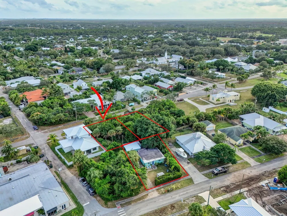 9156 SE Mars Street Hobe Sound, FL 33455