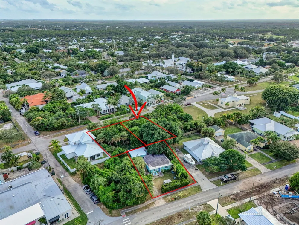 9156 SE Mars Street Hobe Sound, FL 33455