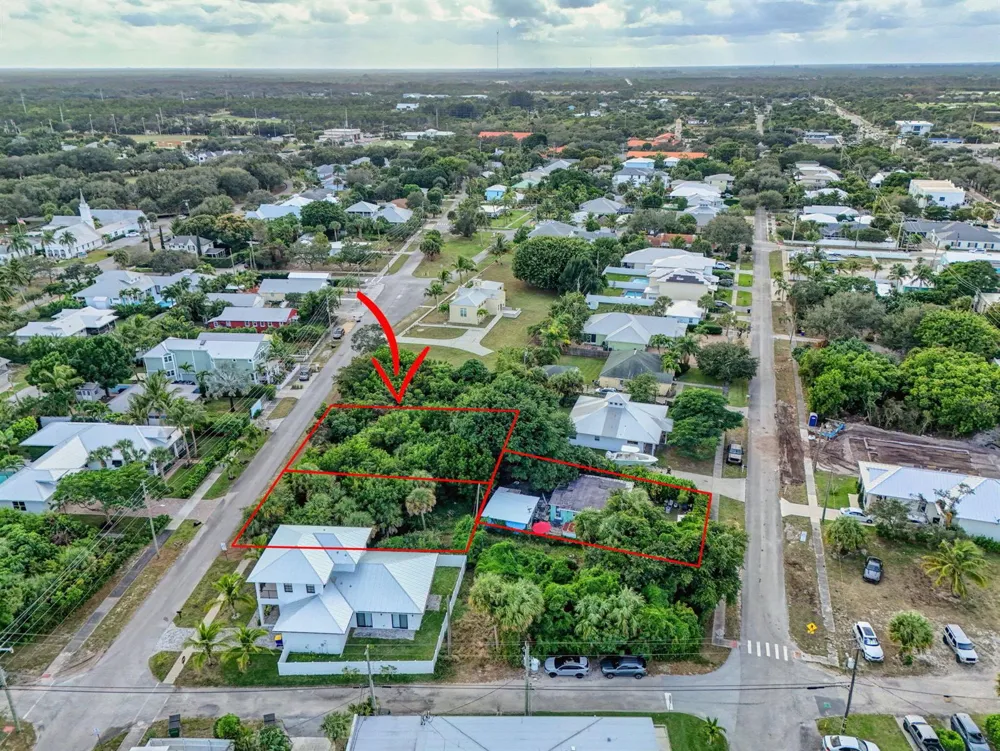 9156 SE Mars Street Hobe Sound, FL 33455