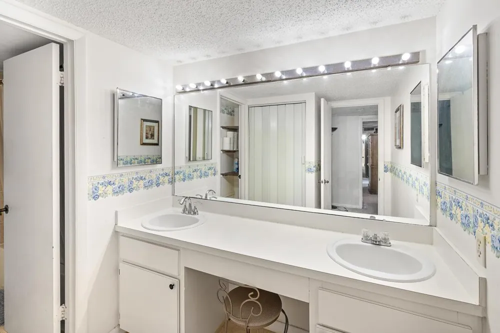 1402 Nebraska Avenue #13 Fort Pierce, FL 34950