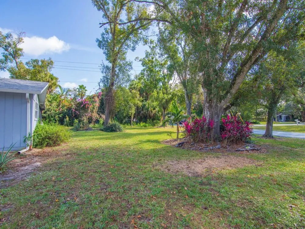 3105 Atlantic Boulevard Vero Beach, FL 32960