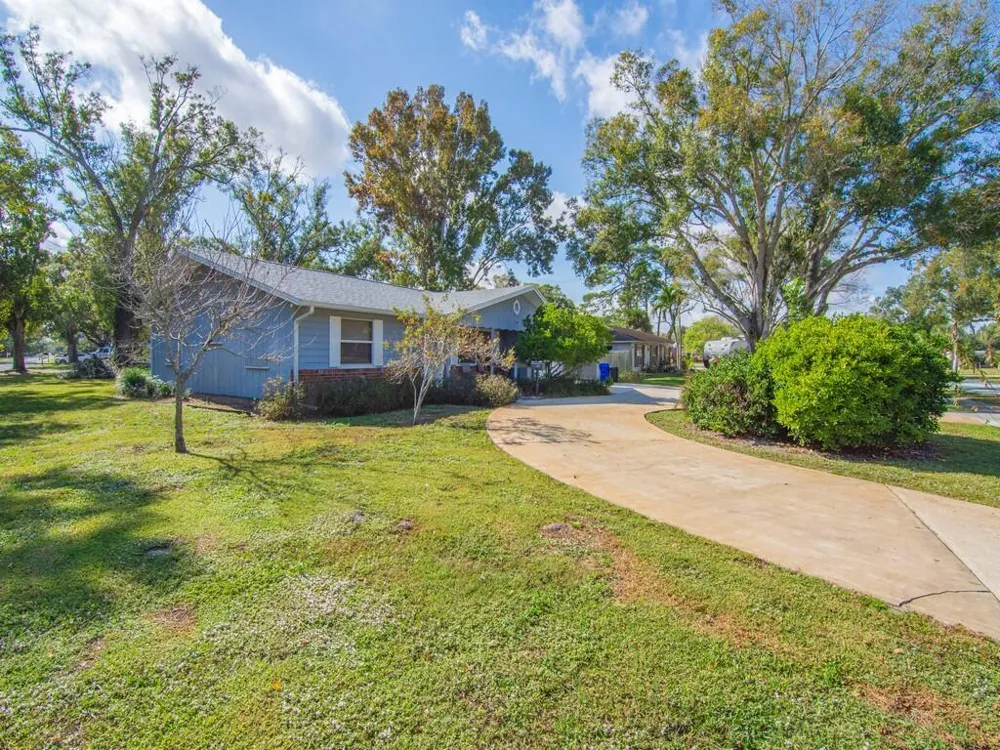 3105 Atlantic Boulevard Vero Beach, FL 32960