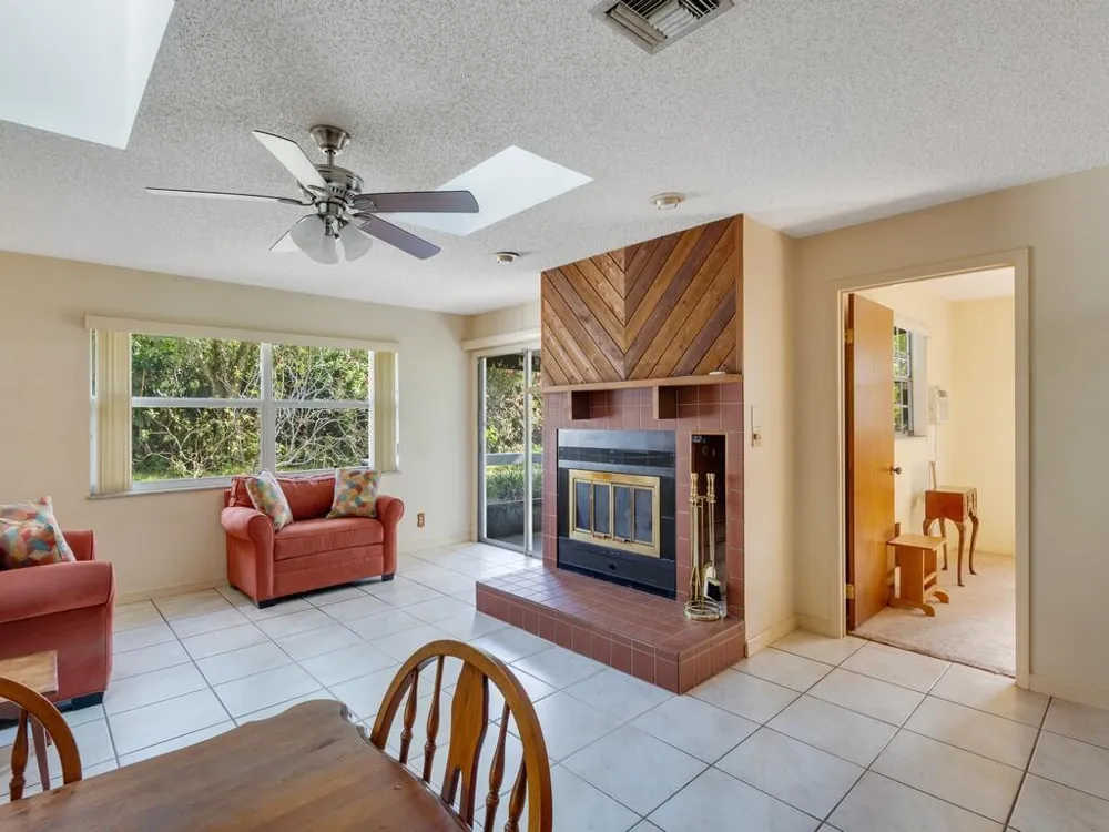 3105 Atlantic Boulevard Vero Beach, FL 32960