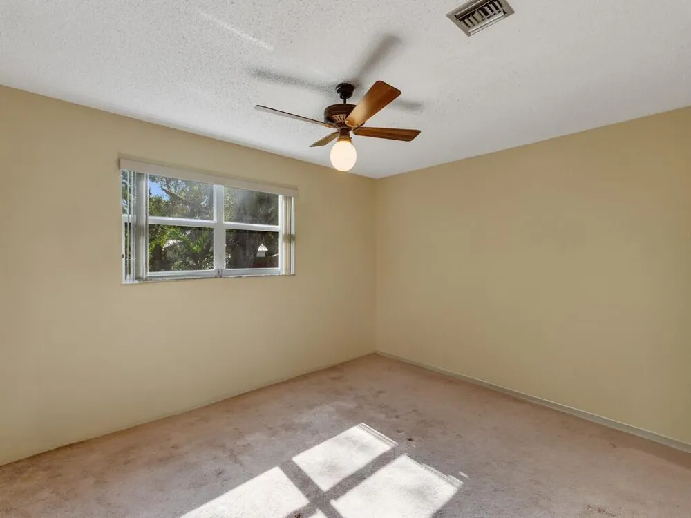 3105 Atlantic Boulevard Vero Beach, FL 32960
