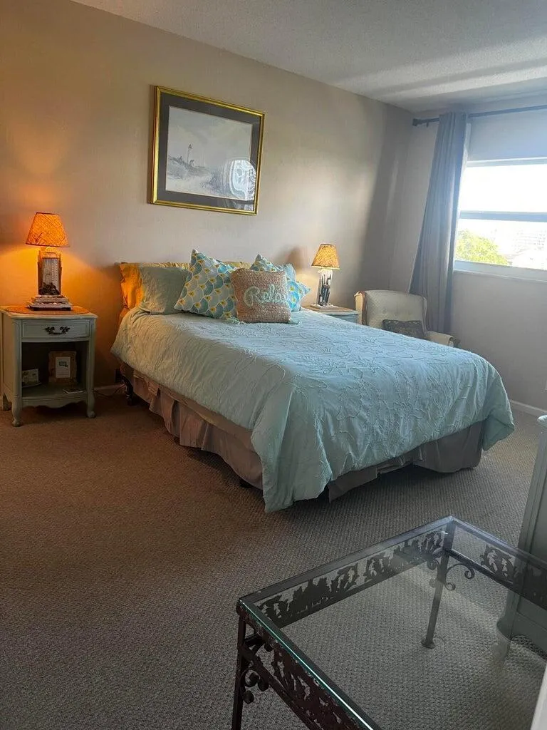20 Yacht Club Drive #405 North Palm Beach, FL 33408