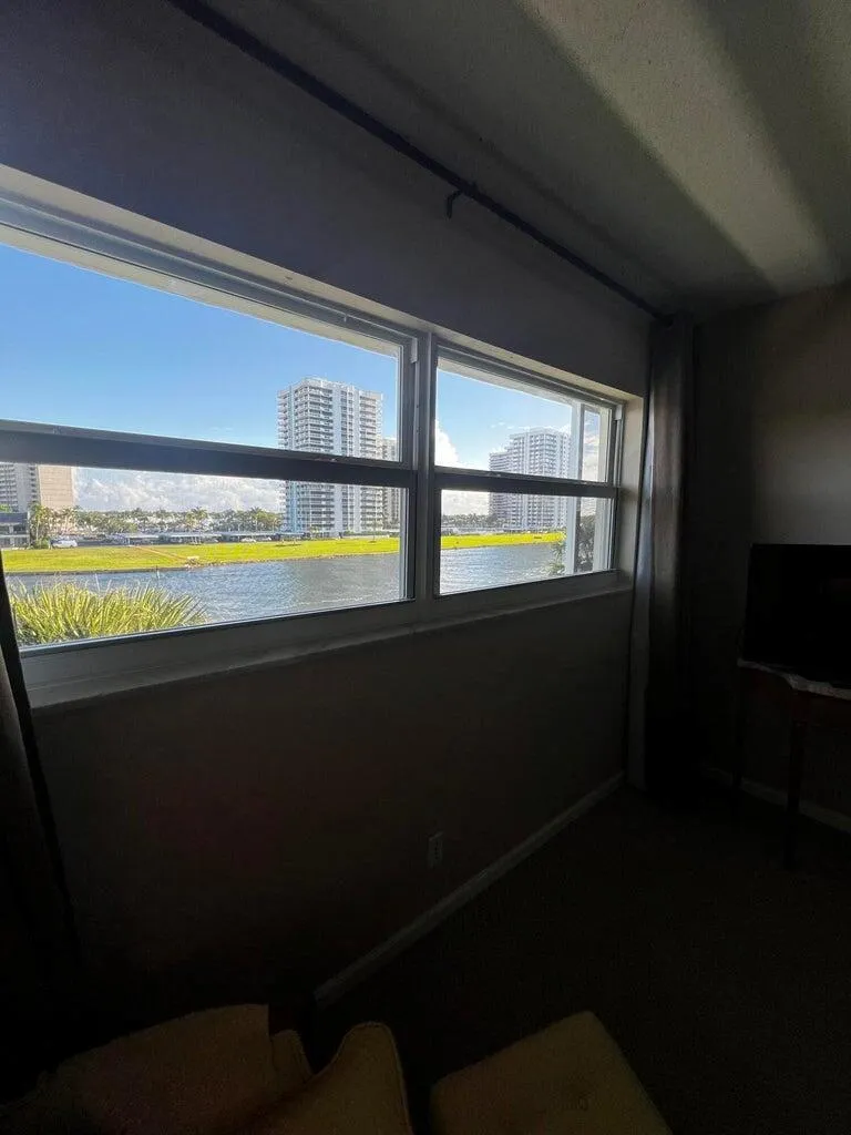 20 Yacht Club Drive #405 North Palm Beach, FL 33408