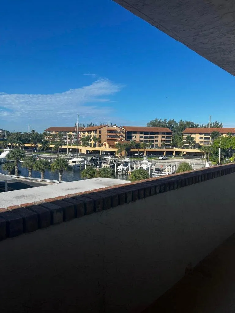 20 Yacht Club Drive #405 North Palm Beach, FL 33408