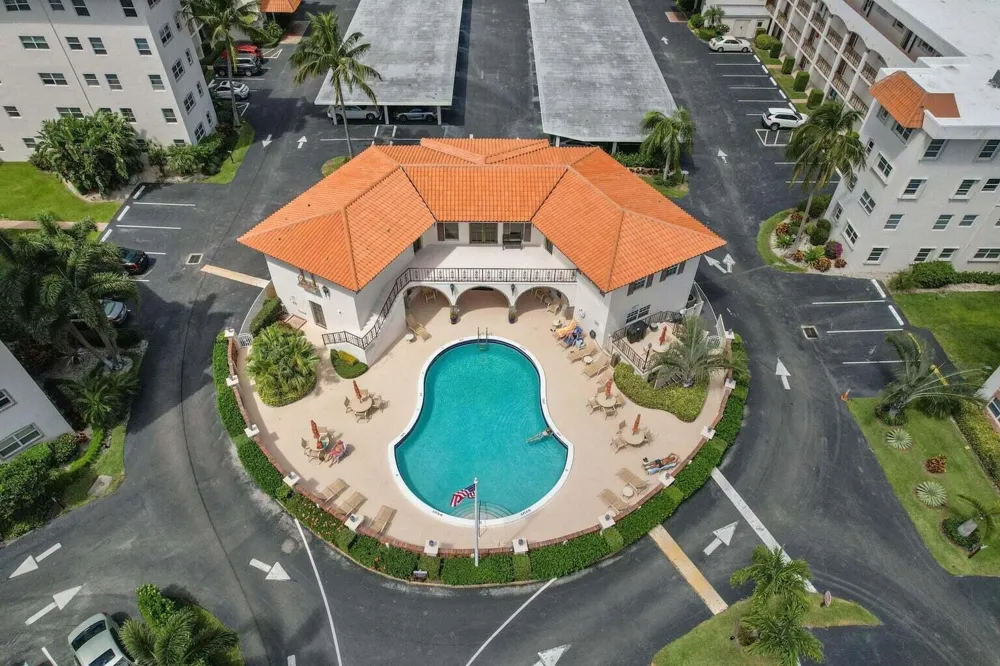 20 Yacht Club Drive #405 North Palm Beach, FL 33408
