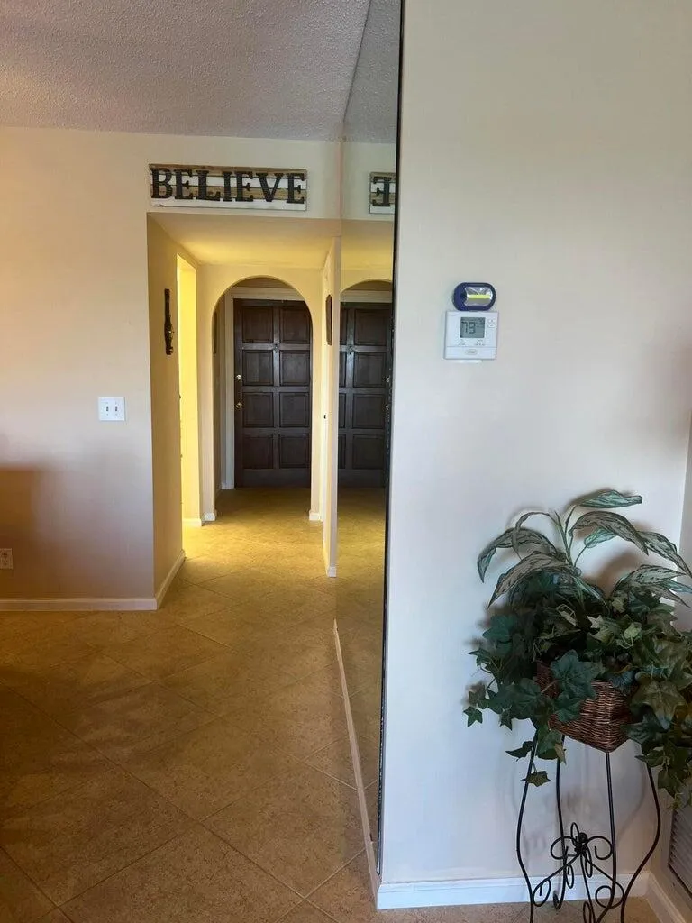 20 Yacht Club Drive #405 North Palm Beach, FL 33408