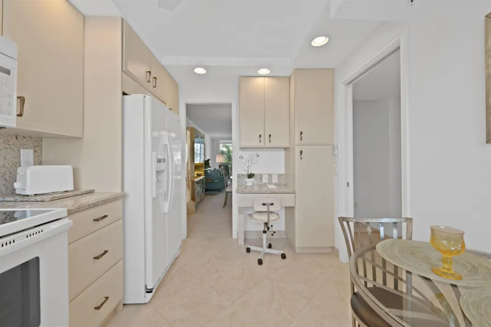 3300 S Ocean Boulevard #621c Highland Beach, FL 33487