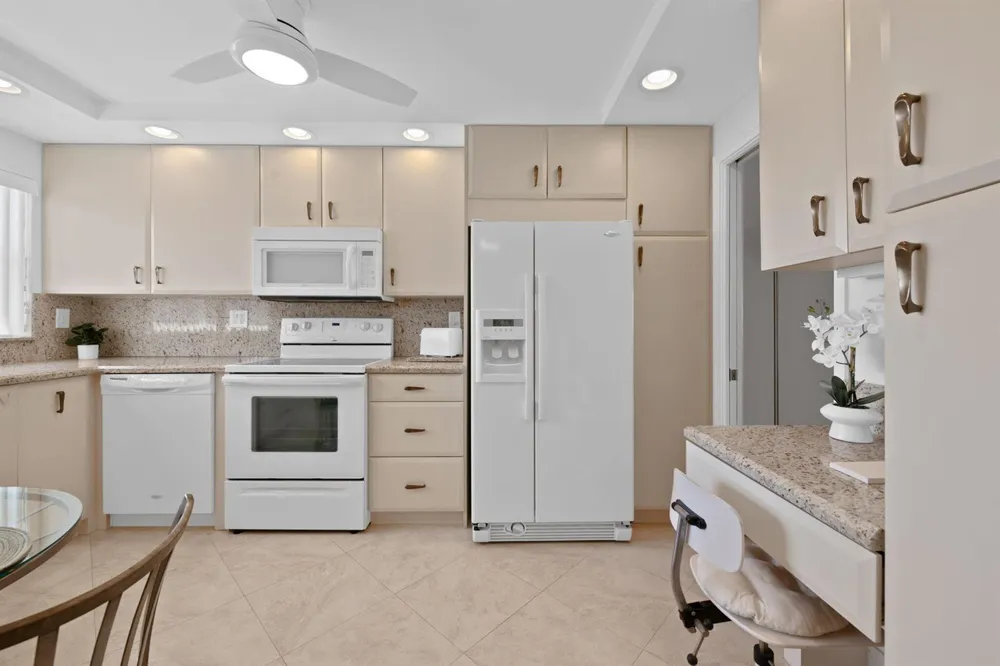 3300 S Ocean Boulevard #621c Highland Beach, FL 33487