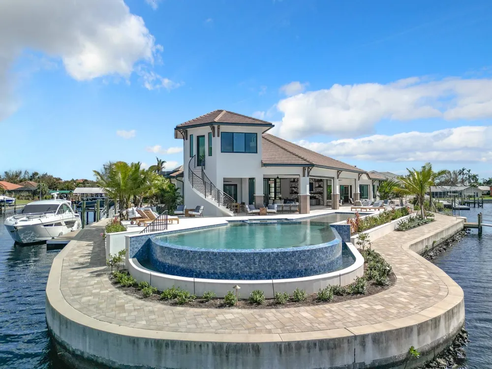 14201 Bay Drive Fort Myers, FL 33919