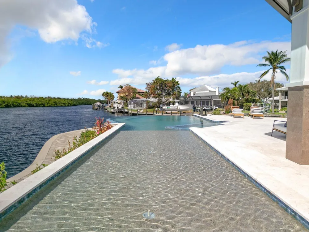 14201 Bay Drive Fort Myers, FL 33919