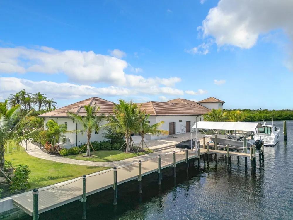 14201 Bay Drive Fort Myers, FL 33919