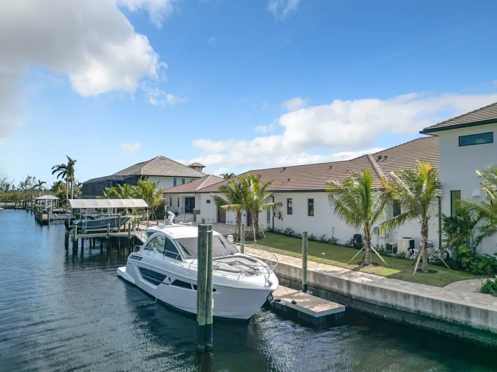 14201 Bay Drive Fort Myers, FL 33919