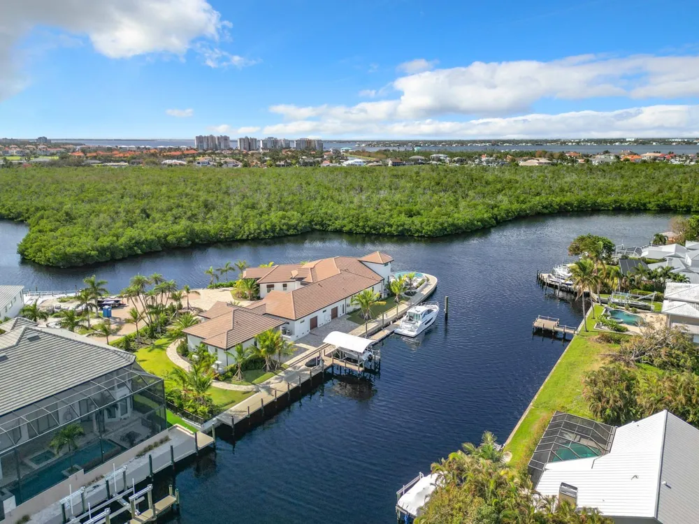 14201 Bay Drive Fort Myers, FL 33919